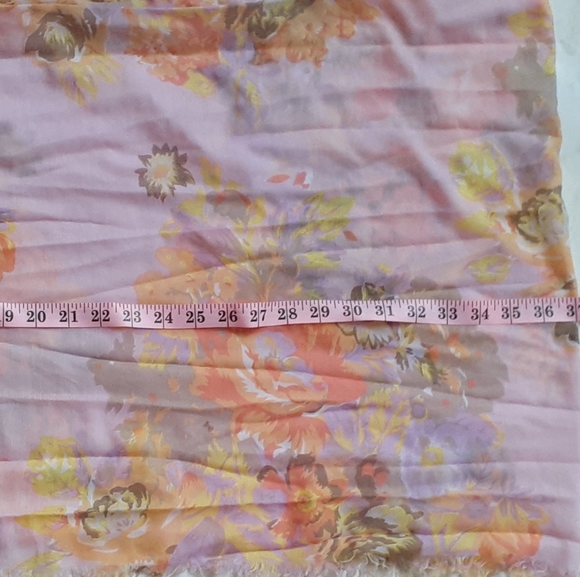 Bundle of Two Fashion Scarves - Picture 10 of 10